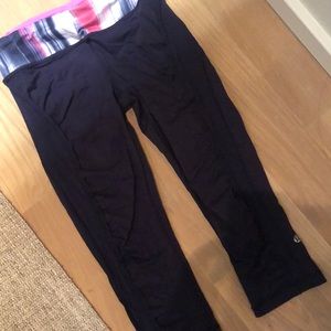 Lululemon mid calf crop leggings.